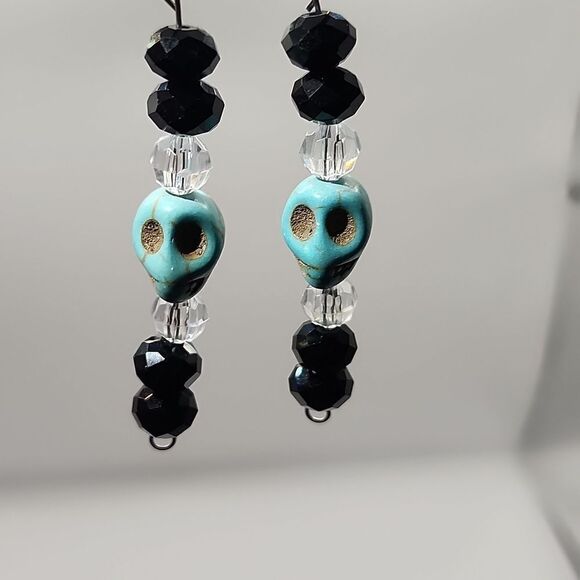 Repurposed custom Handmade blue howlite skulls beaded drop dangle earrings - Picture 4 of 4